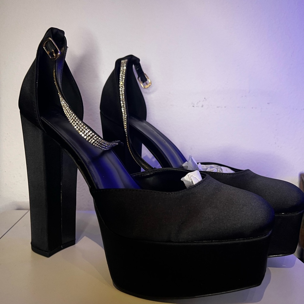 Elegant Black Platform Heels